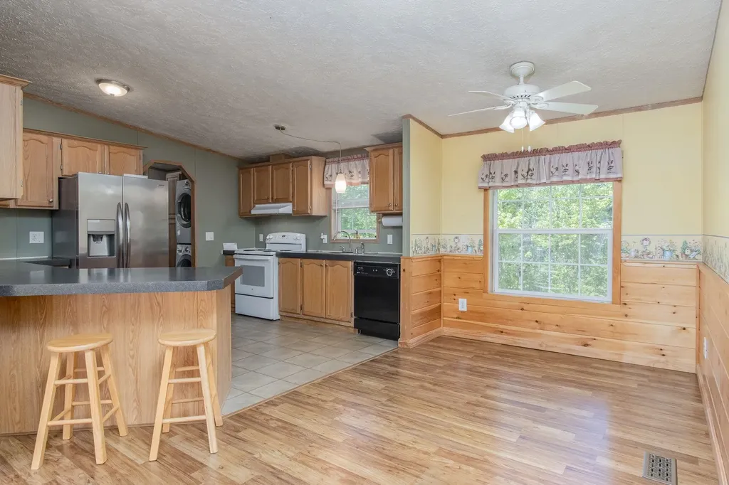 12 Mountain View Road Deerfield NH 03037