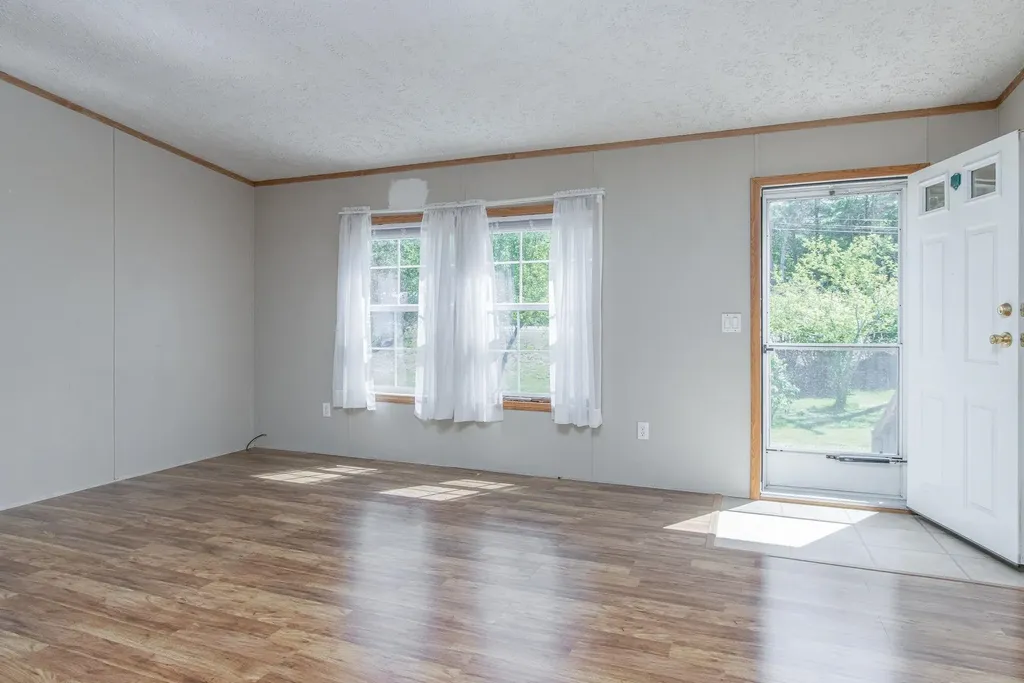 12 Mountain View Road Deerfield NH 03037