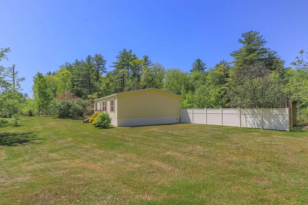12 Mountain View Road Deerfield NH 03037