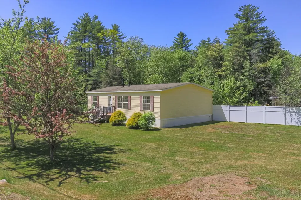 12 Mountain View Road Deerfield NH 03037