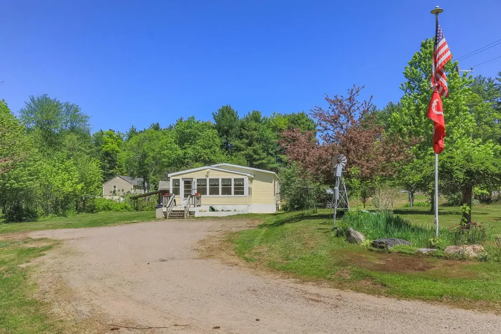 12 Mountain View Road Deerfield NH 03037