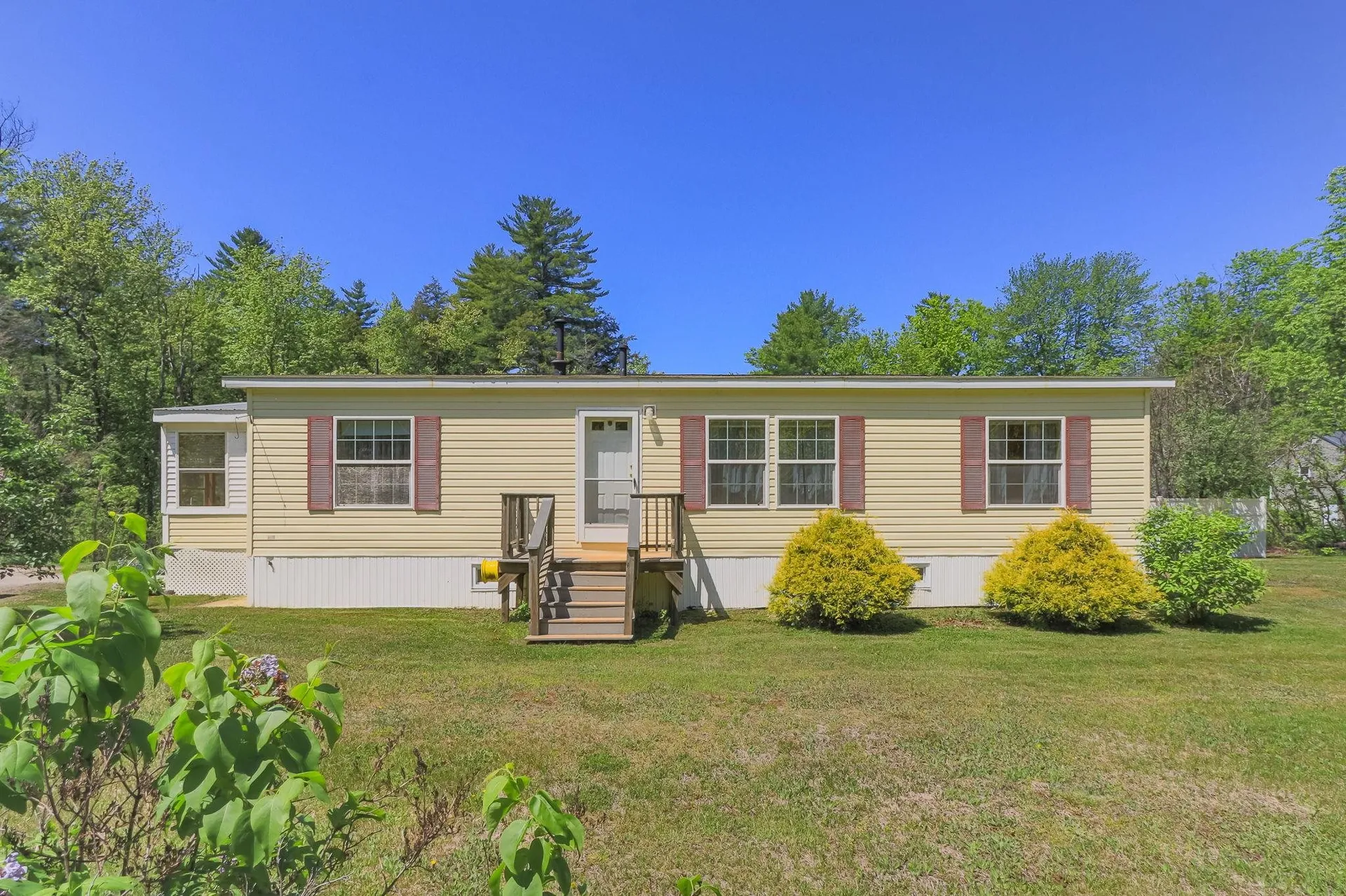 12 Mountain View Road Deerfield NH 03037