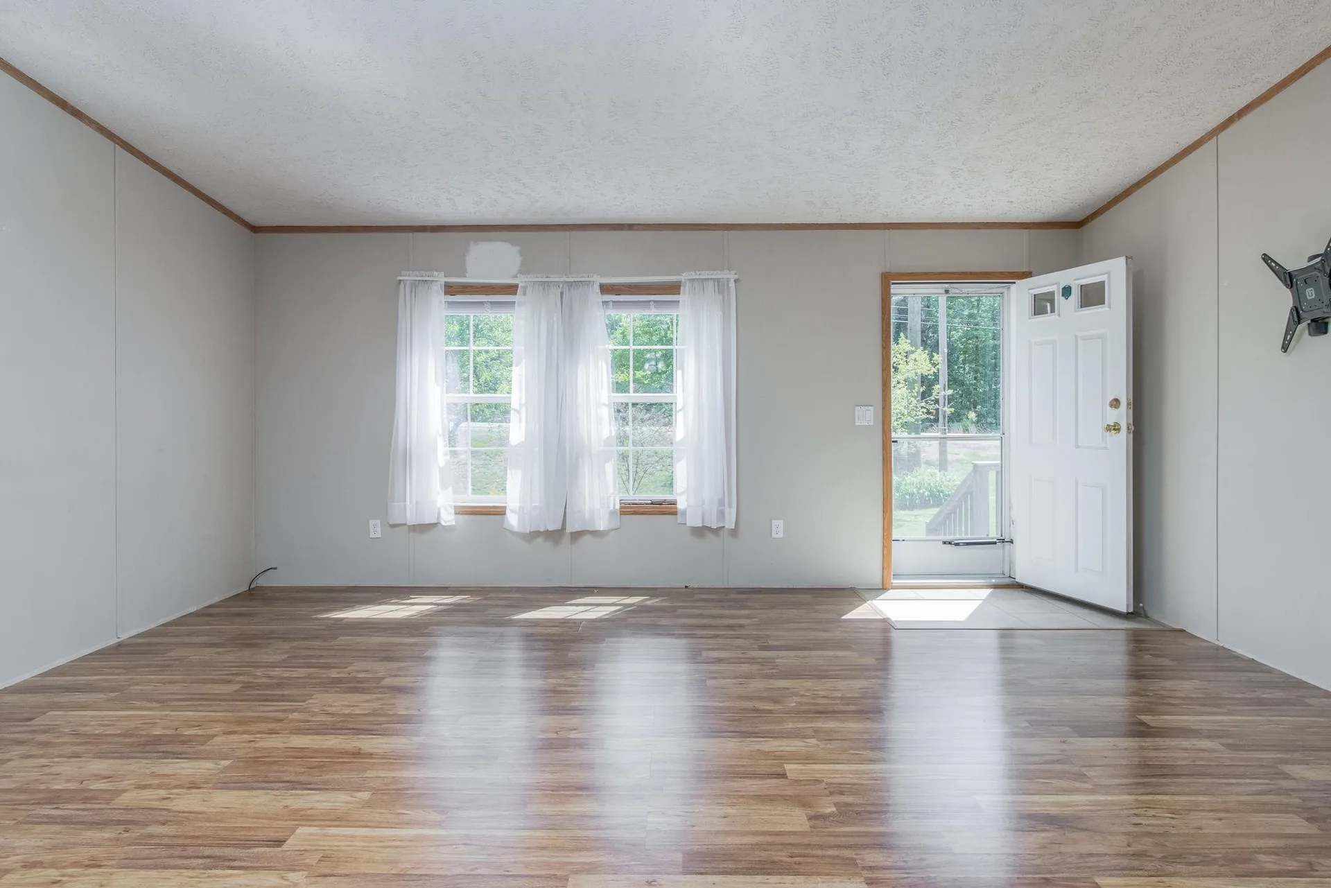 12 Mountain View Road Deerfield NH 03037