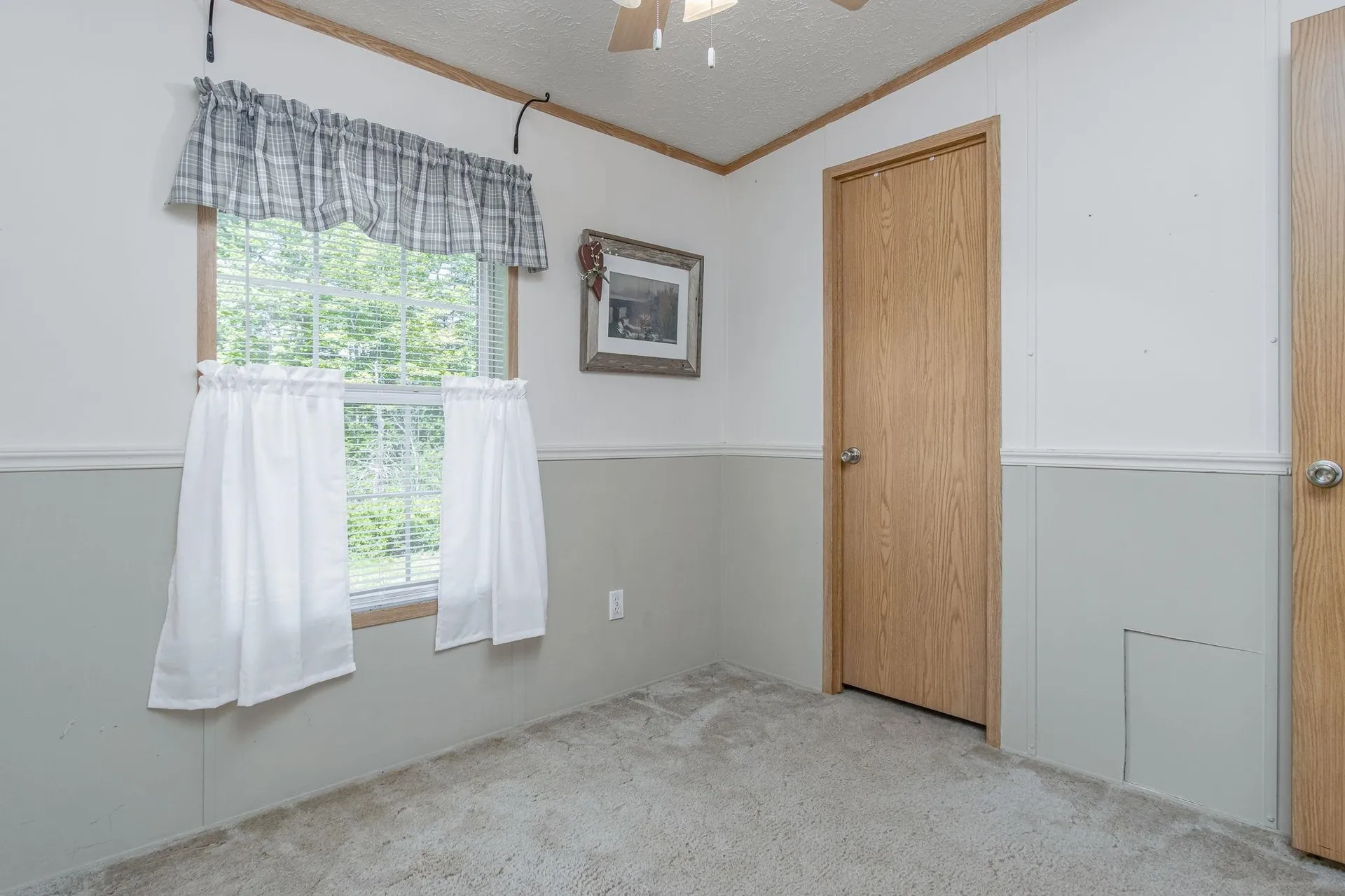 12 Mountain View Road Deerfield NH 03037