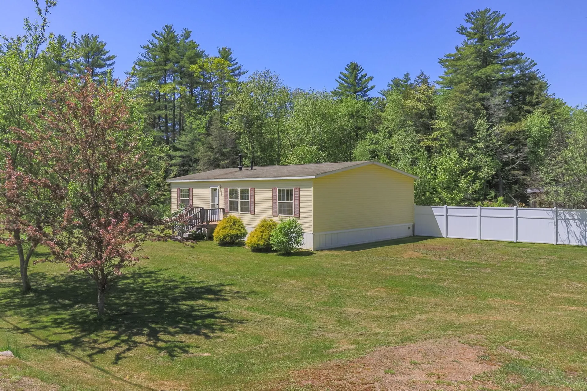 12 Mountain View Road Deerfield NH 03037