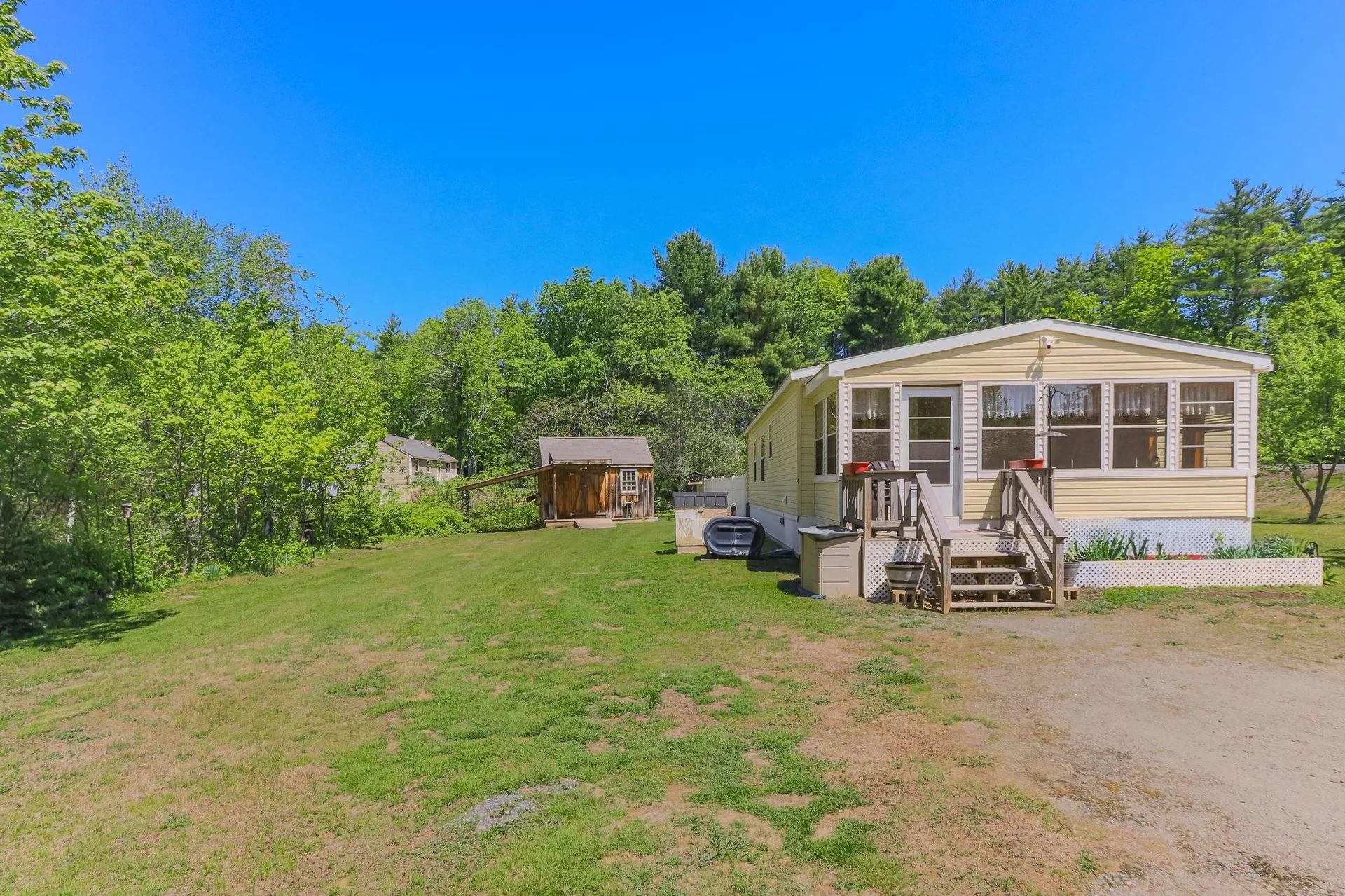 12 Mountain View Road Deerfield NH 03037