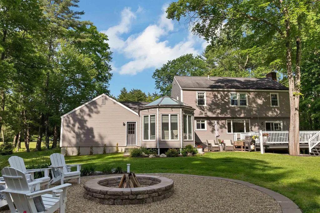 71 Wentworth Drive Bedford NH 03110