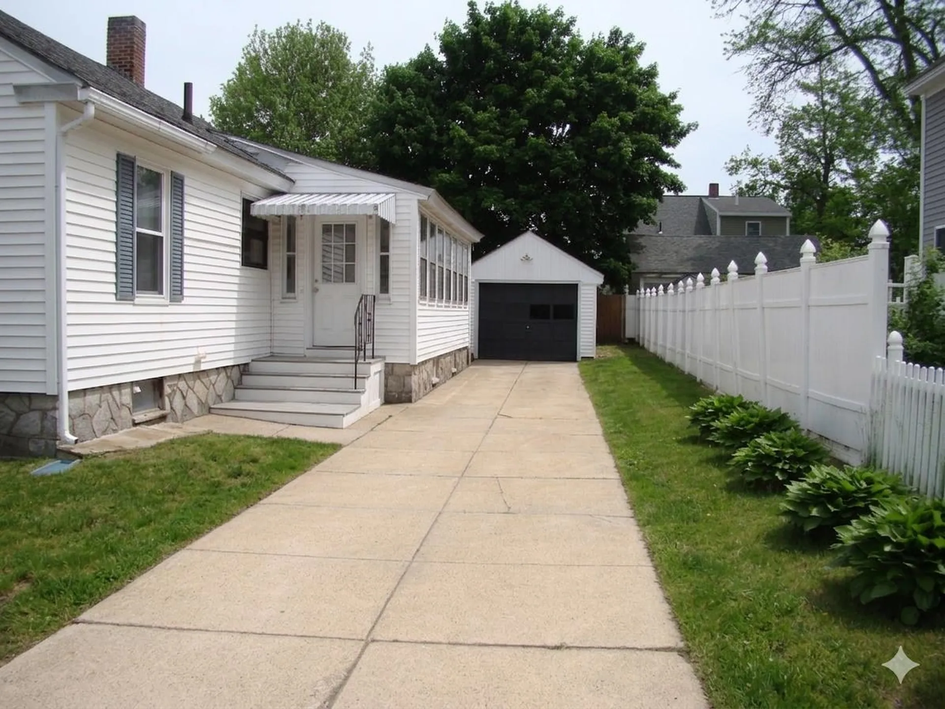 145 Mcquesten Street Manchester NH 03102
