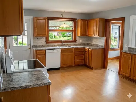 145 Mcquesten Street Manchester NH 03102