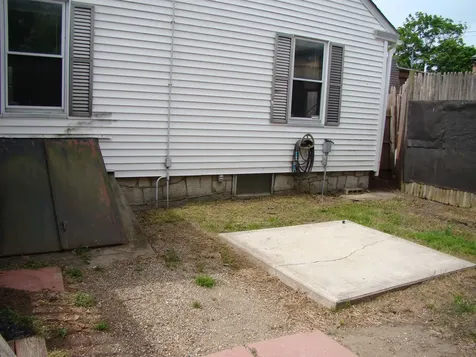 145 Mcquesten Street Manchester NH 03102