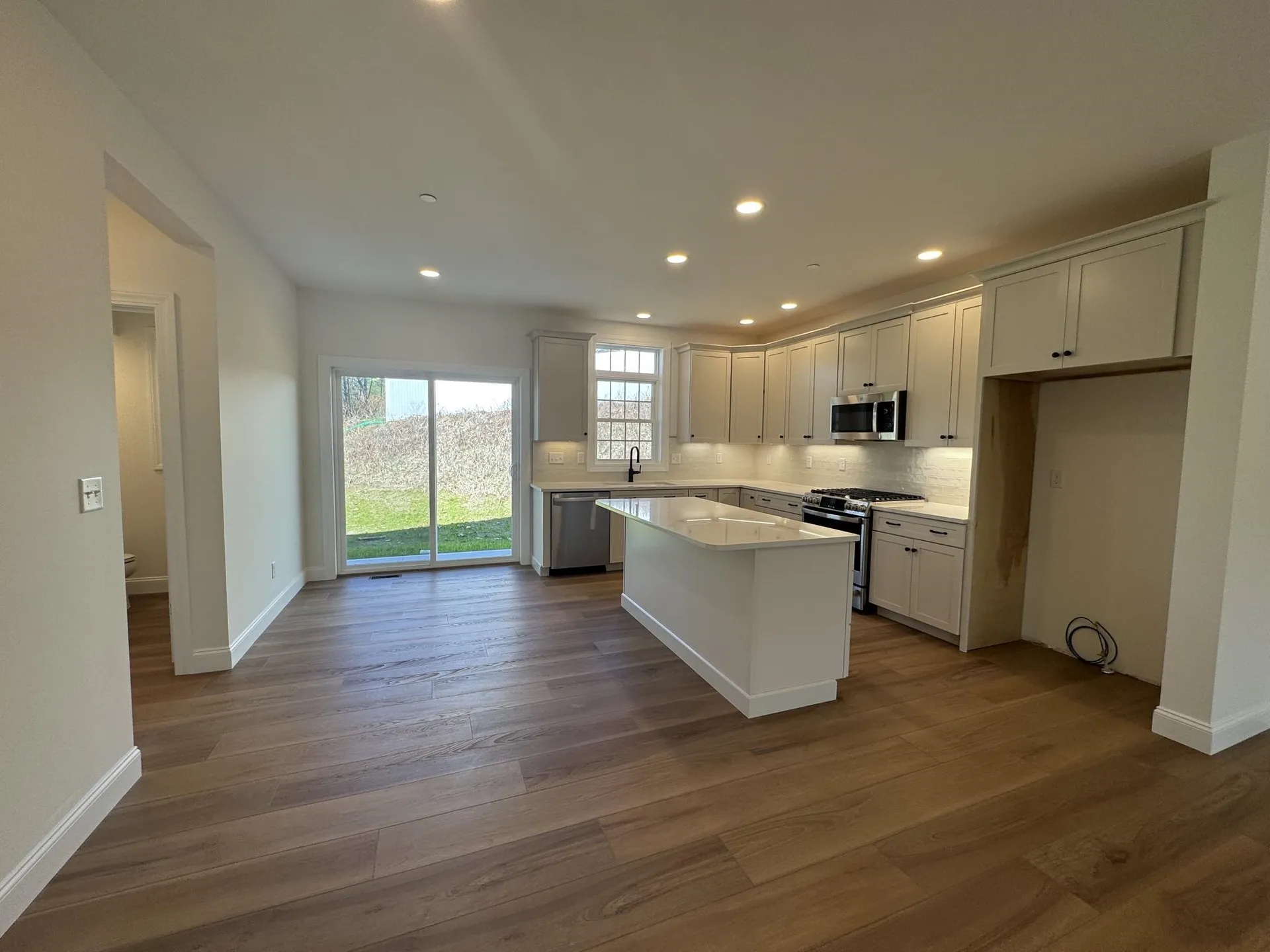 6C Dearborn Circle Goffstown NH 03045