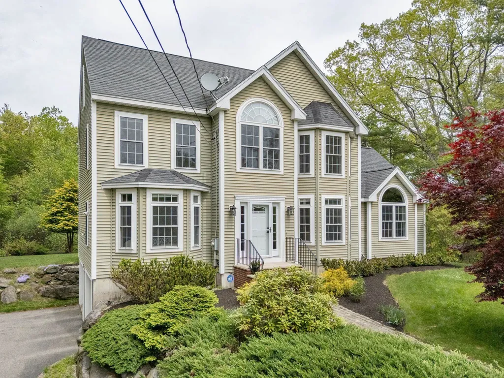 212 Oak Hill Road Barrington NH 03825