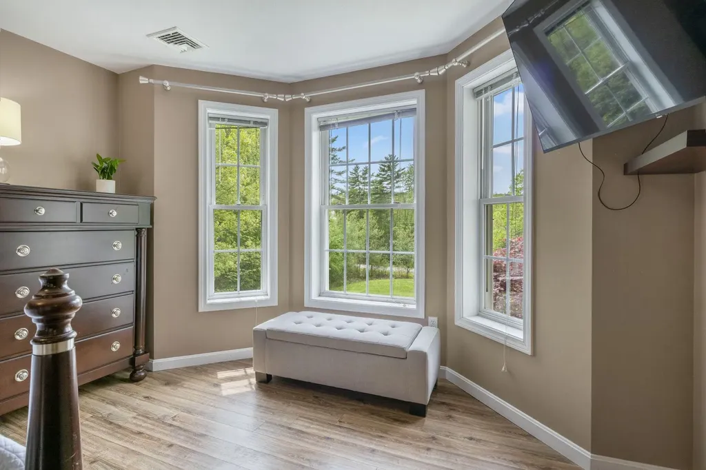 212 Oak Hill Road Barrington NH 03825