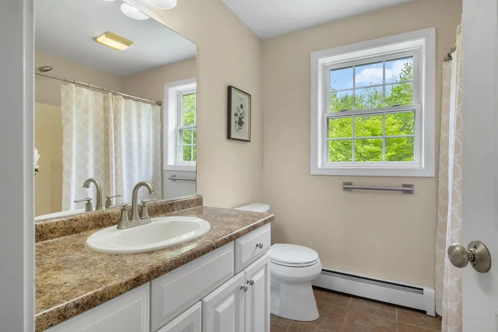 212 Oak Hill Road Barrington NH 03825