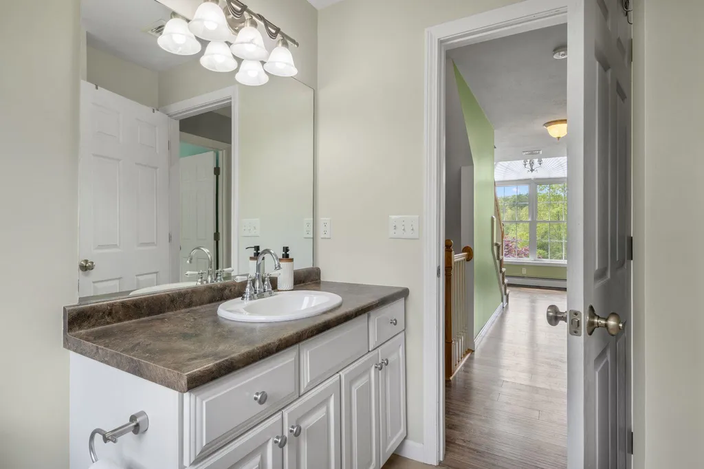 212 Oak Hill Road Barrington NH 03825