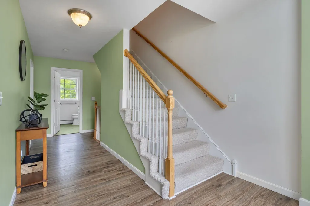 212 Oak Hill Road Barrington NH 03825
