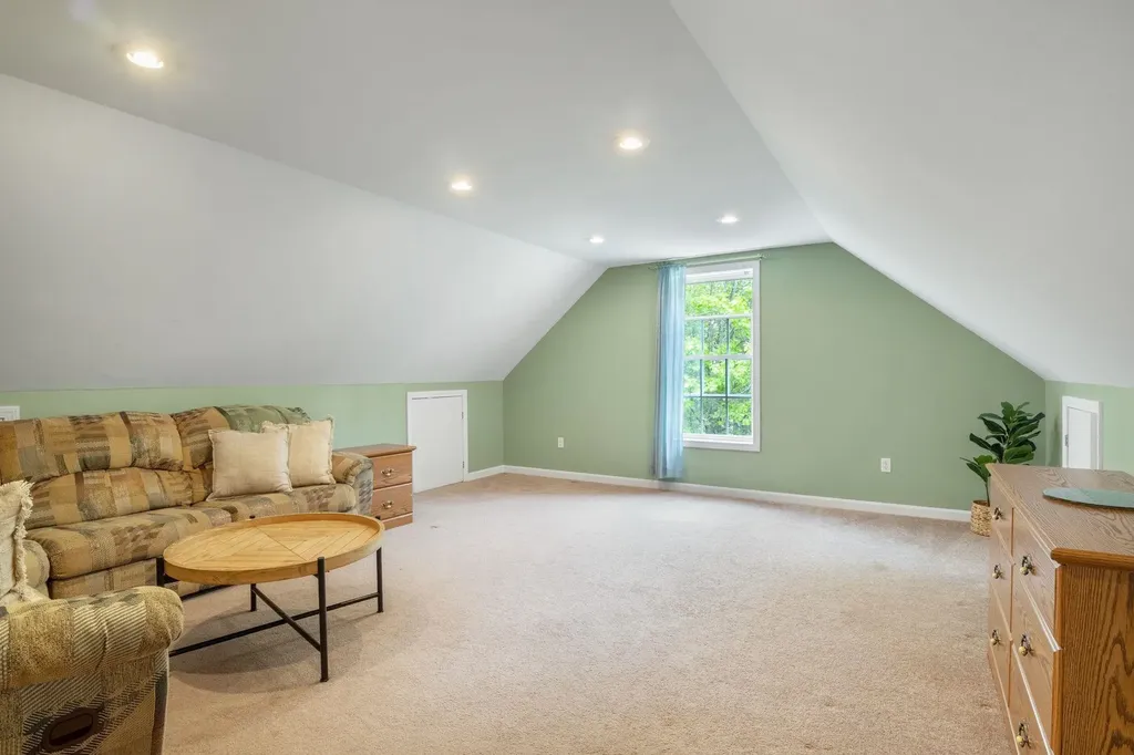 212 Oak Hill Road Barrington NH 03825