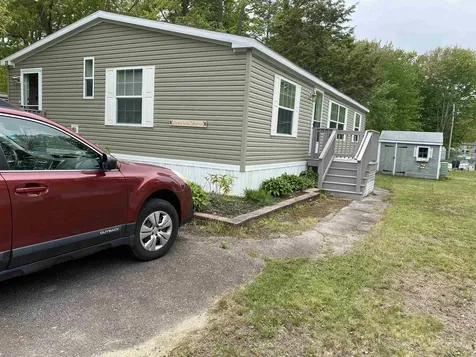 20 Spruce Court Seabrook NH 03874