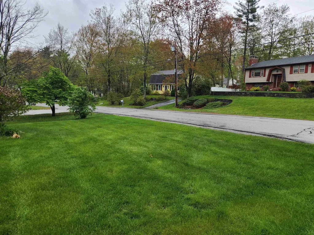 21 Harvest Drive Hooksett NH 03106-1902