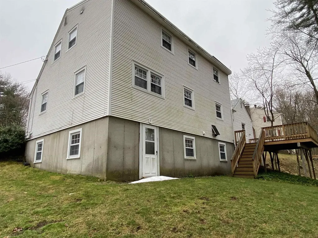 21 Harvest Drive Hooksett NH 03106-1902