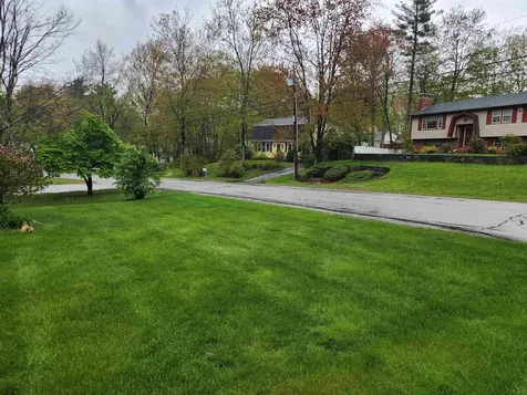 21 Harvest Drive Hooksett NH 03106-1902