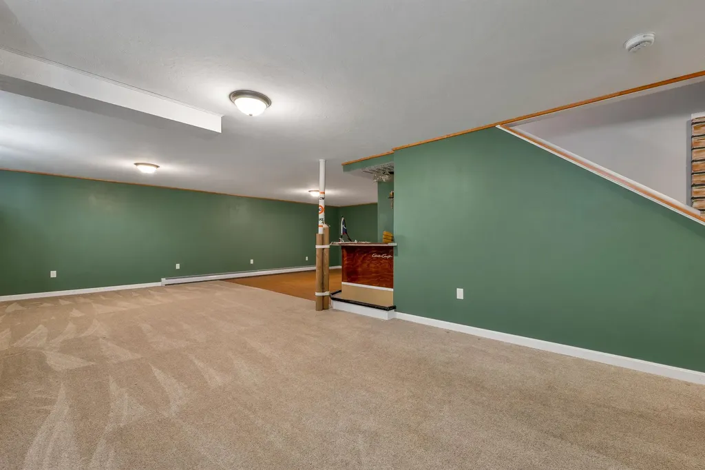28 Linny Lane Laconia NH 03246