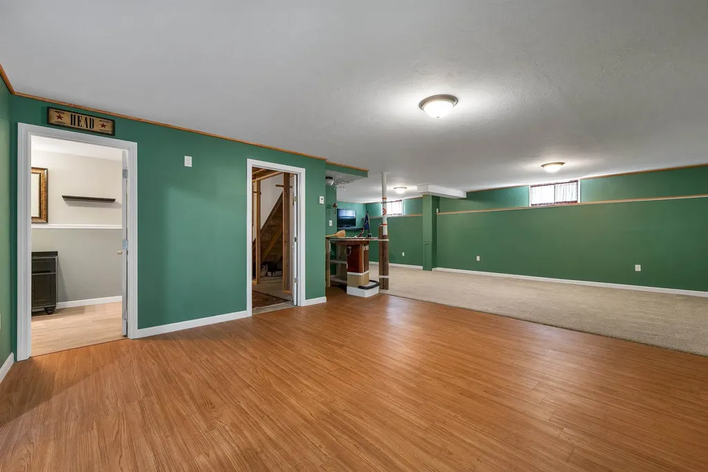 28 Linny Lane Laconia NH 03246