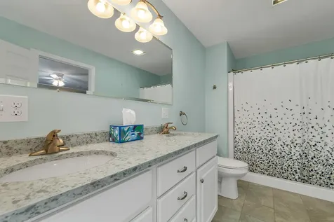 28 Linny Lane Laconia NH 03246