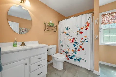 28 Linny Lane Laconia NH 03246