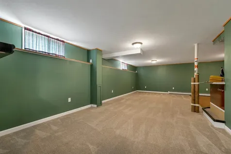 28 Linny Lane Laconia NH 03246