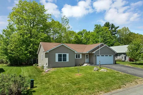 28 Linny Lane Laconia NH 03246