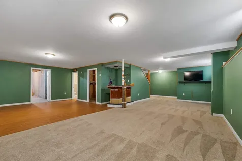 28 Linny Lane Laconia NH 03246