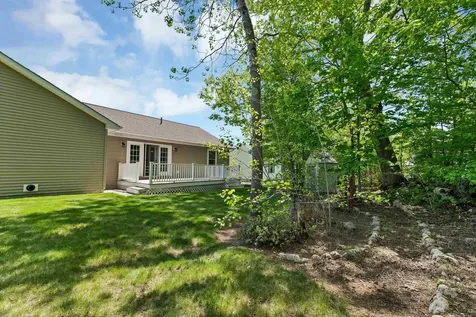 28 Linny Lane Laconia NH 03246