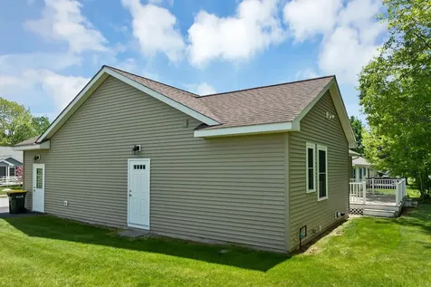 28 Linny Lane Laconia NH 03246