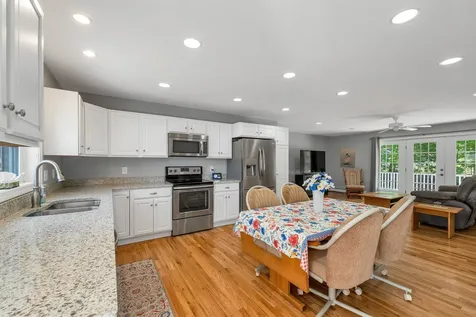 28 Linny Lane Laconia NH 03246