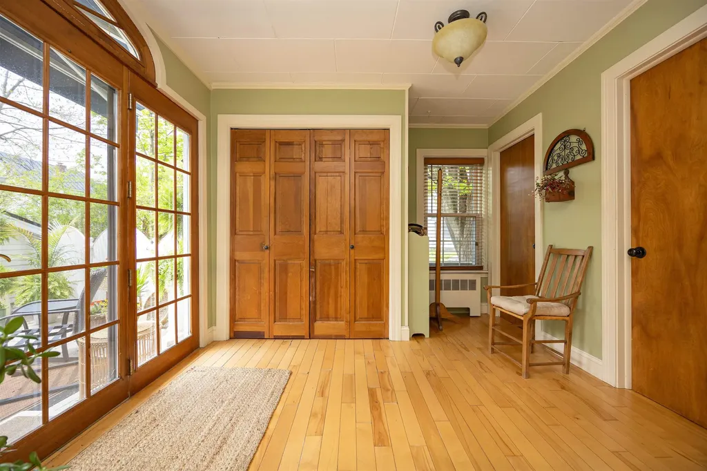 179 Mount Pleasant Street St. Johnsbury VT 05819