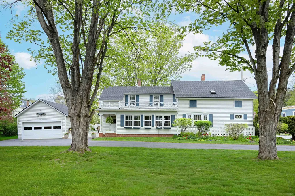 179 Mount Pleasant Street St. Johnsbury VT 05819