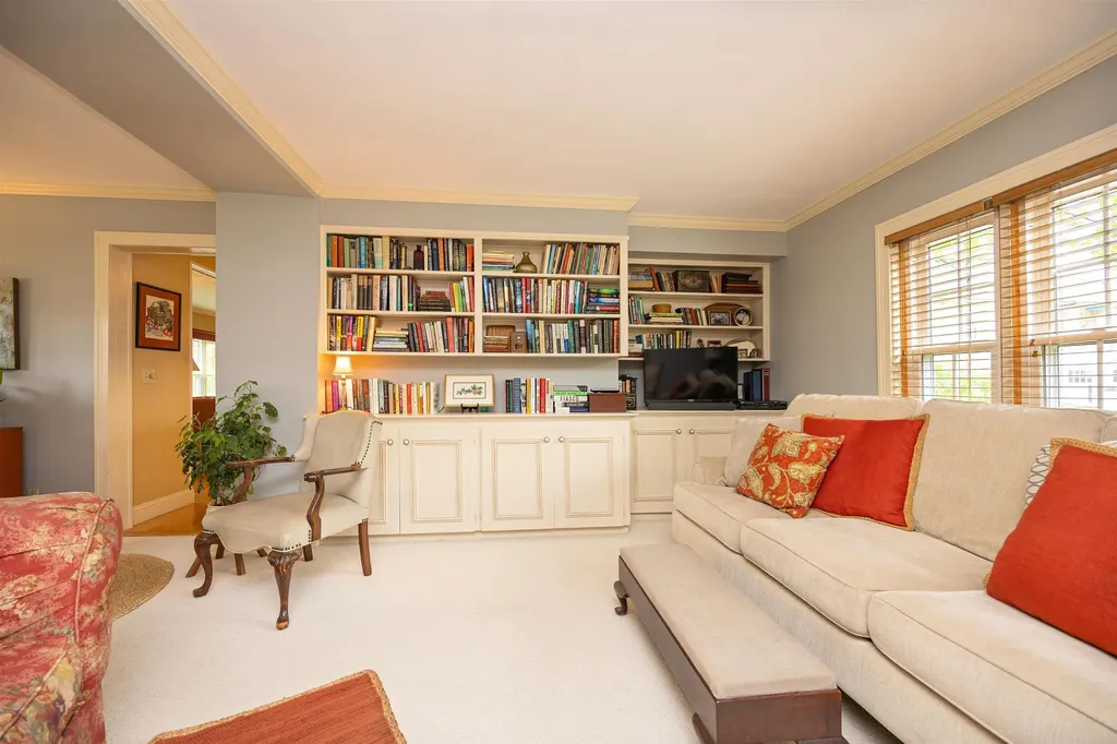 179 Mount Pleasant Street St. Johnsbury VT 05819