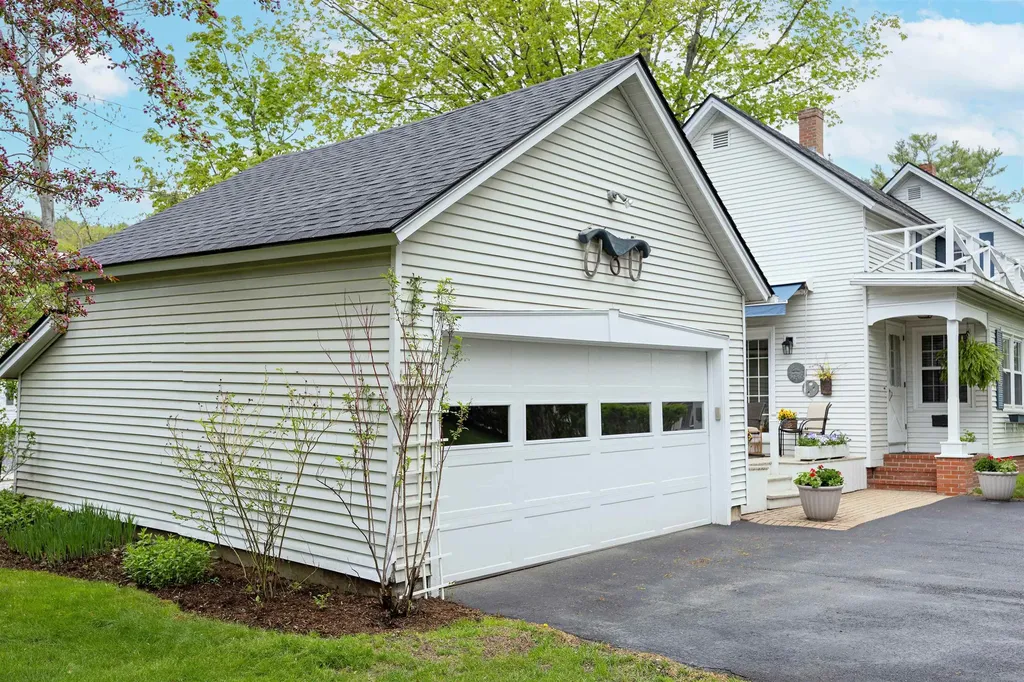 179 Mount Pleasant Street St. Johnsbury VT 05819