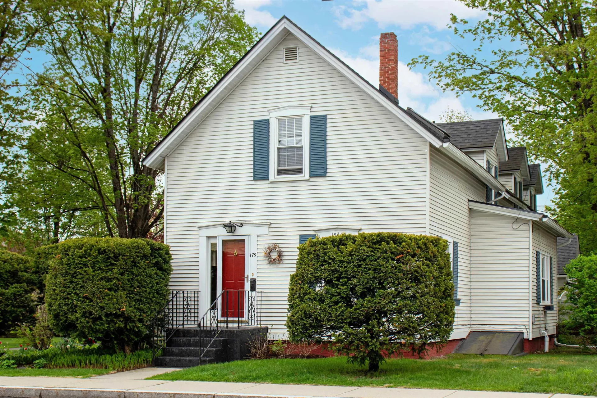 179 Mount Pleasant Street St. Johnsbury VT 05819