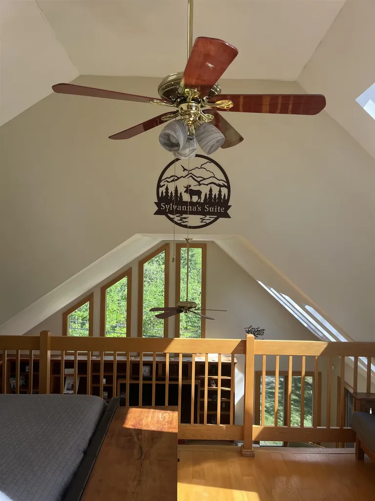 141 Great Hawk Road Rochester VT 05767
