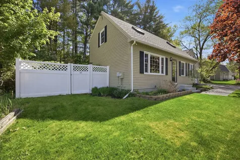 9 Millstream Lane Concord NH 03303