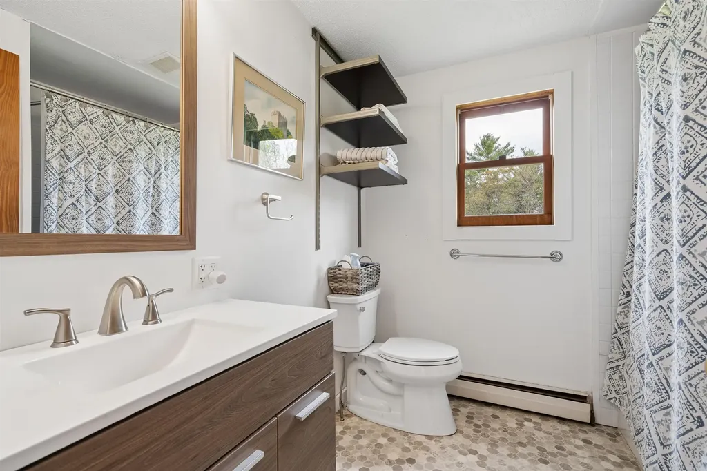1738 South Road Bradford VT 05033