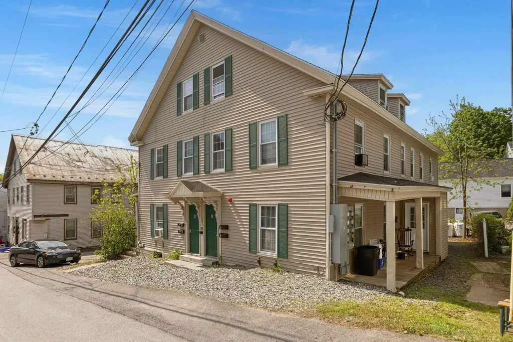 9 Central Street Newmarket NH 03857