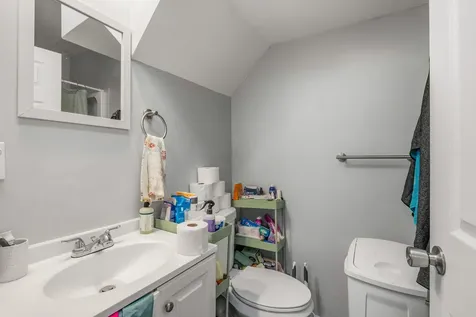 9 Central Street Newmarket NH 03857