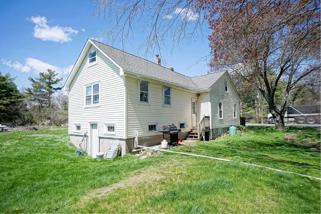 197 Chester Street Chester NH 03036