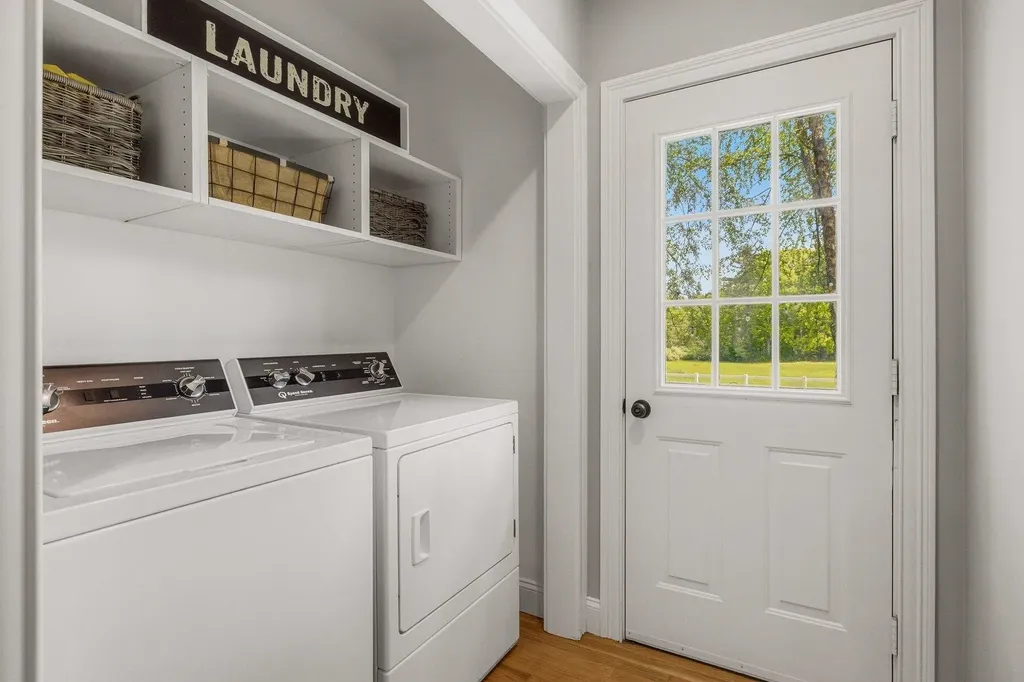 21 Willowbrook Avenue Greenland NH 03840