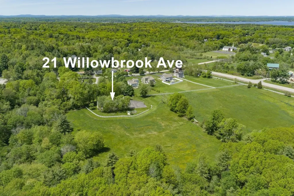 21 Willowbrook Avenue Greenland NH 03840
