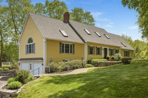 21 Willowbrook Avenue Greenland NH 03840