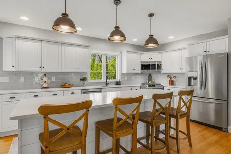21 Willowbrook Avenue Greenland NH 03840